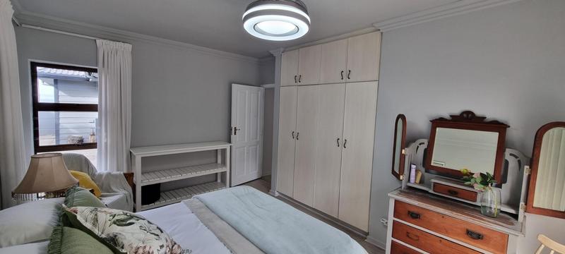 5 Bedroom Property for Sale in Reebok Western Cape